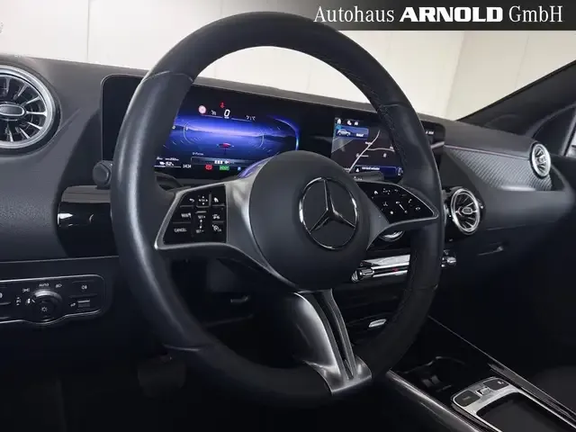 Mercedes-Benz EQA 300