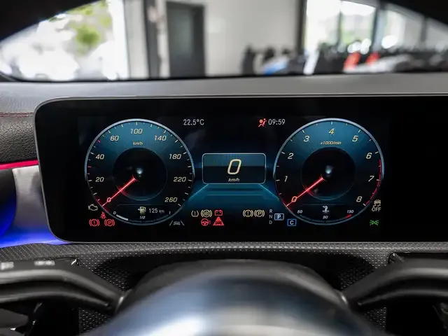 Mercedes-Benz CLA 220