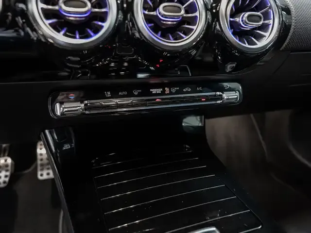 Mercedes-Benz CLA 220
