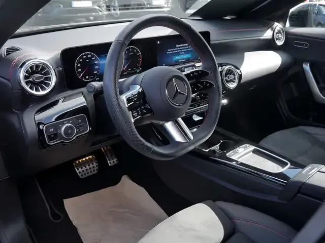 Mercedes-Benz CLA 200