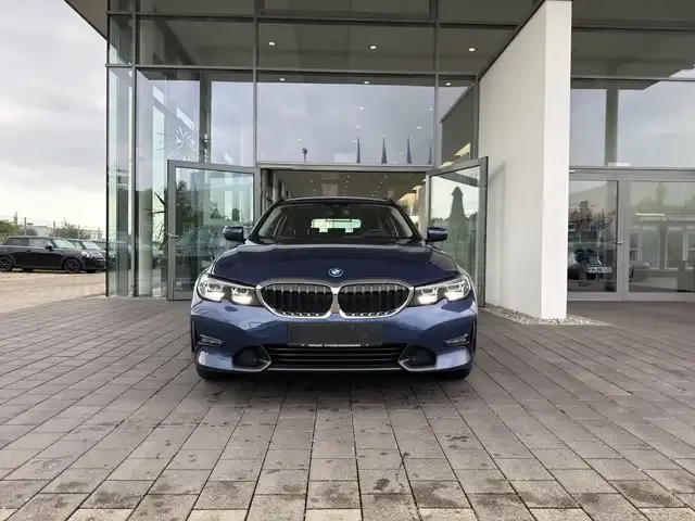 BMW 330