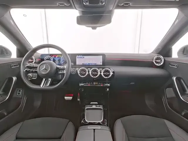 Mercedes-Benz CLA 180