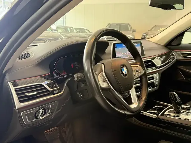 BMW 740