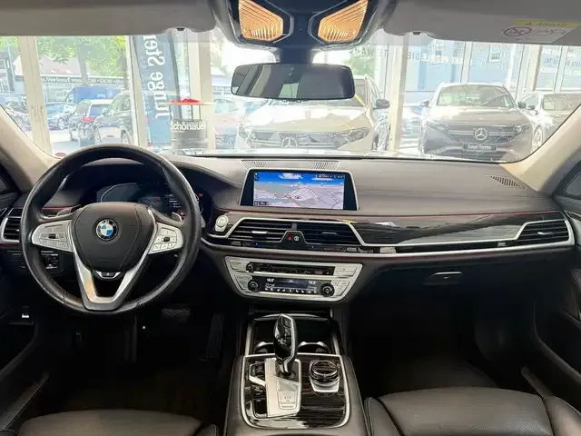 BMW 740