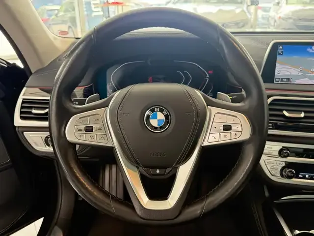 BMW 740