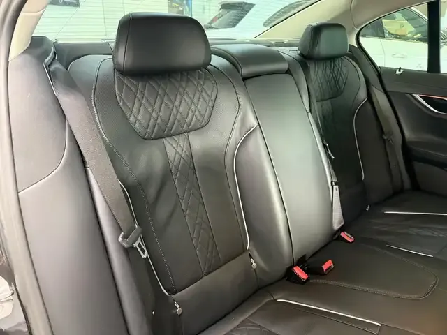 BMW 740
