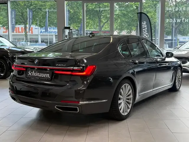 BMW 740
