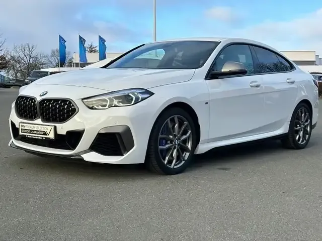 BMW 235