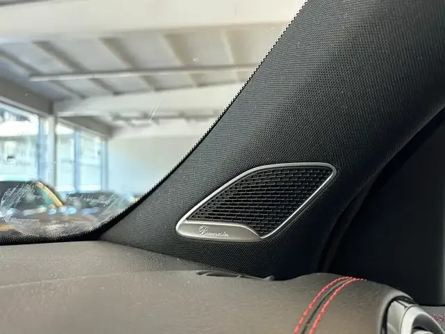 Mercedes-Benz EQB 300