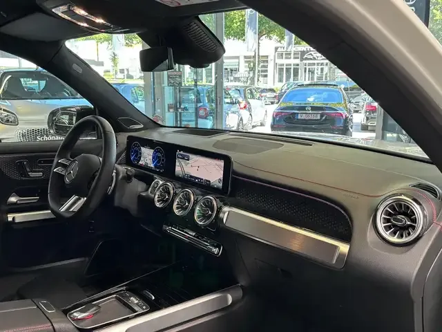 Mercedes-Benz EQB 300
