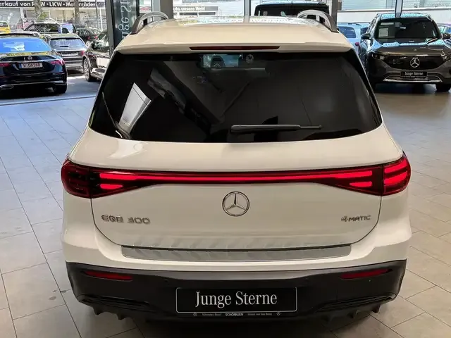 Mercedes-Benz EQB 300