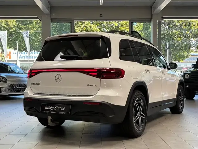 Mercedes-Benz EQB 300