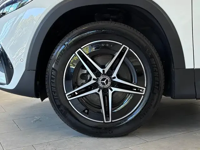 Mercedes-Benz EQB 300