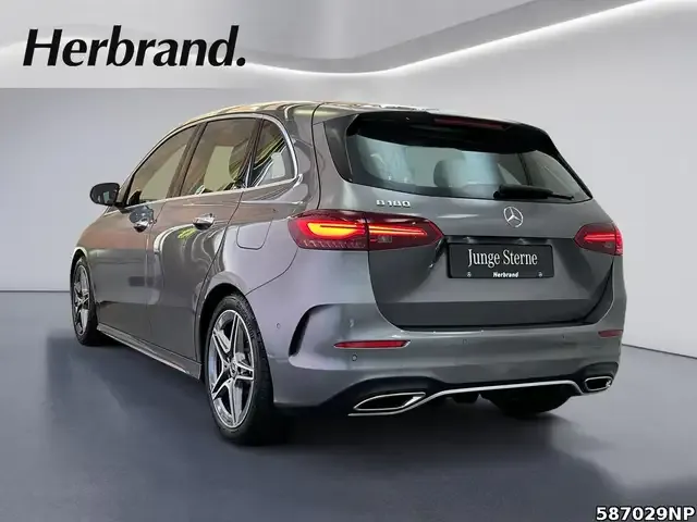 Mercedes-Benz B 180