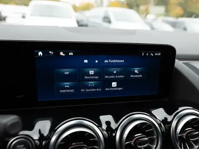 Mercedes-Benz GLA 200