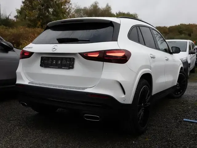 Mercedes-Benz GLA 200