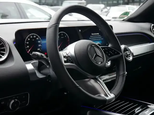 Mercedes-Benz GLB 200