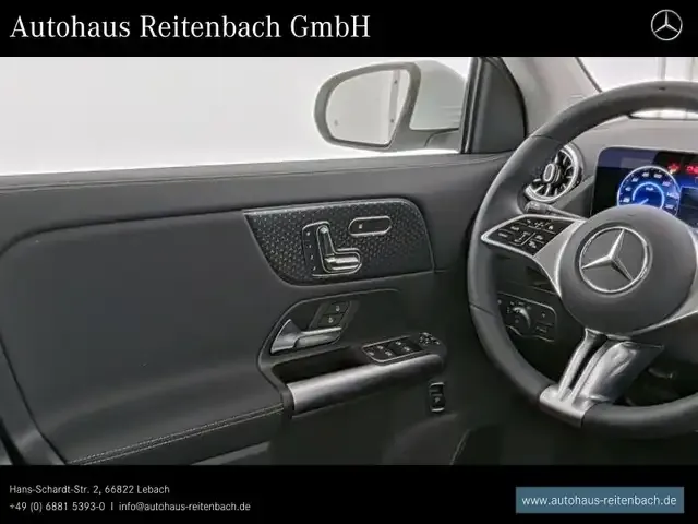 Mercedes-Benz EQA 300