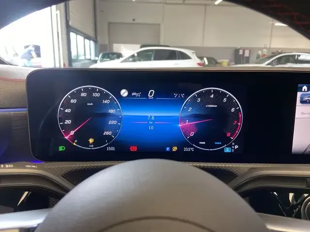 Mercedes-Benz CLA 180