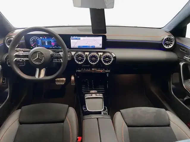 Mercedes-Benz CLA 180