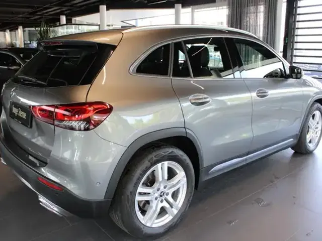 Mercedes-Benz GLA 250