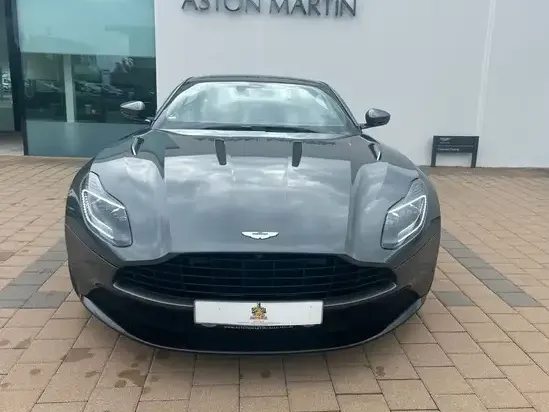 Aston Martin DB11