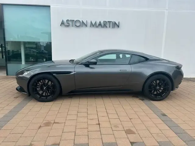 Aston Martin DB11