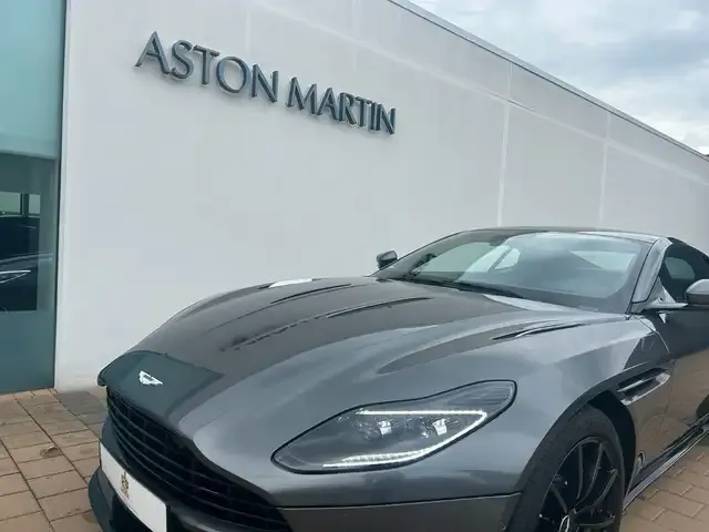 Aston Martin DB11