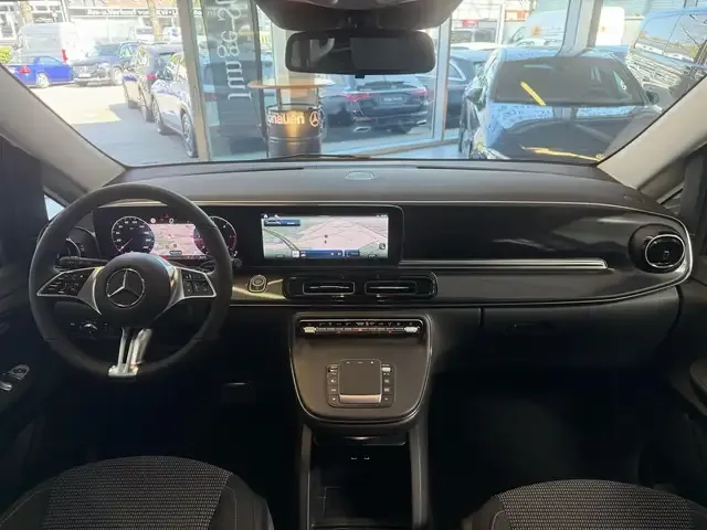 Mercedes-Benz V 220