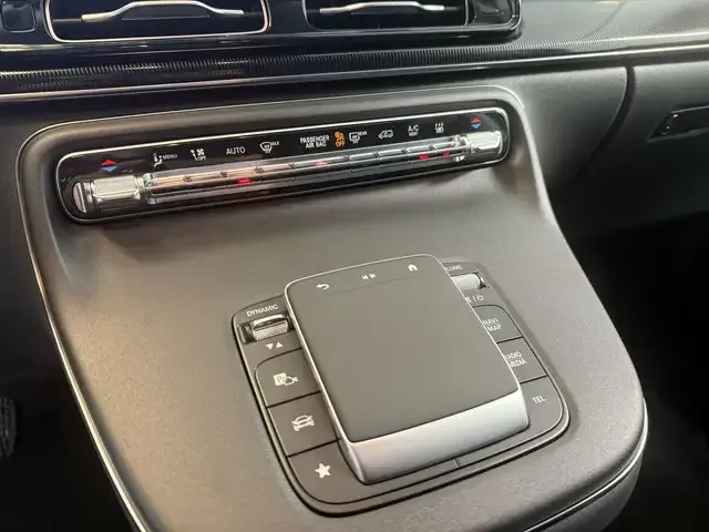 Mercedes-Benz V 220