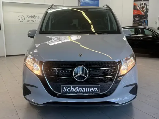 Mercedes-Benz V 220