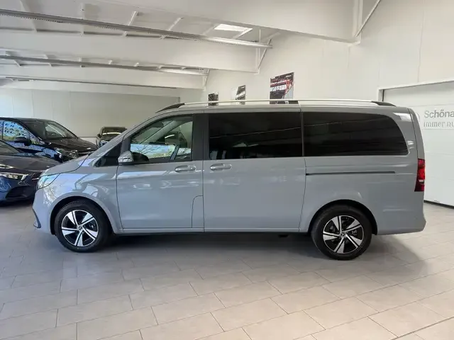 Mercedes-Benz V 220
