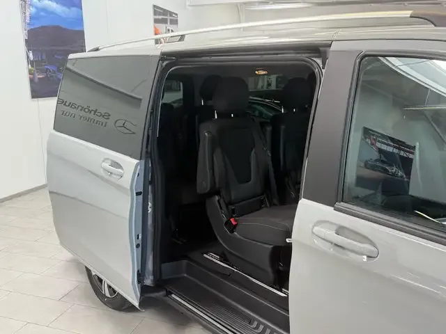 Mercedes-Benz V 220