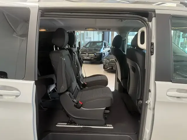 Mercedes-Benz V 220