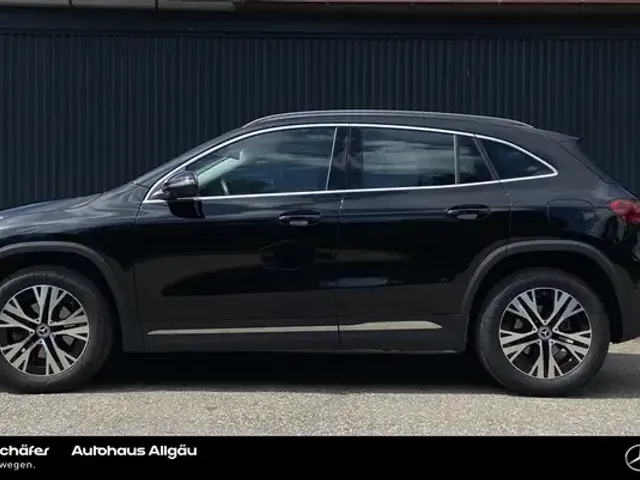 Mercedes-Benz GLA 180