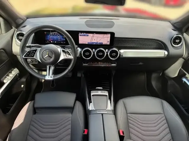 Mercedes-Benz GLB 200
