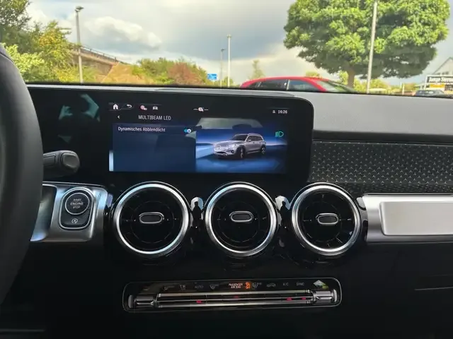 Mercedes-Benz GLB 200