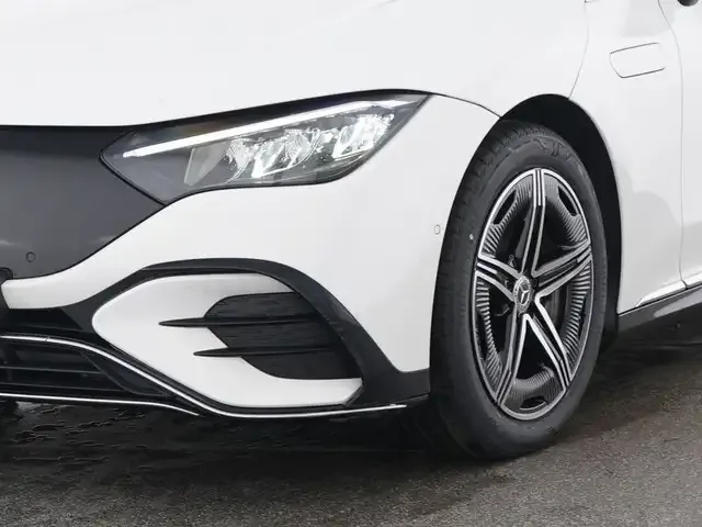 Mercedes-Benz EQE 300