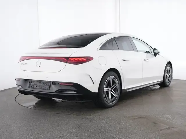 Mercedes-Benz EQE 300