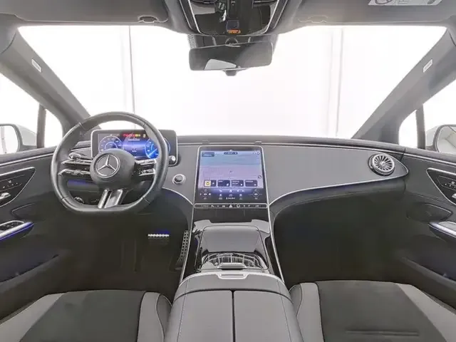 Mercedes-Benz EQE 300
