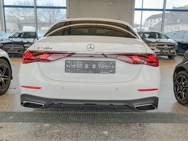 Mercedes-Benz E 220