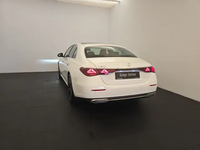 Mercedes-Benz E 200