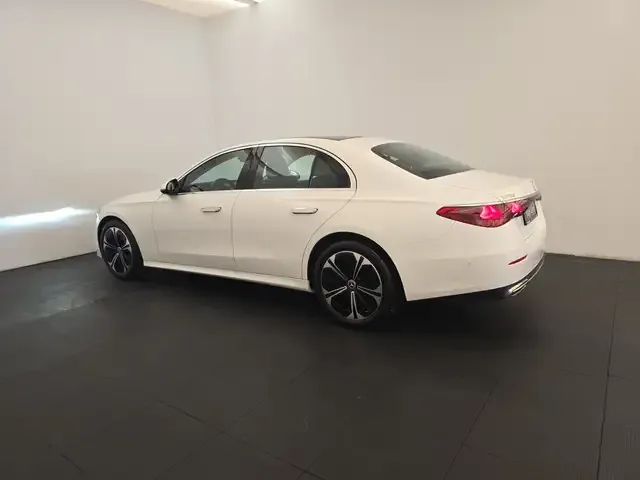 Mercedes-Benz E 200