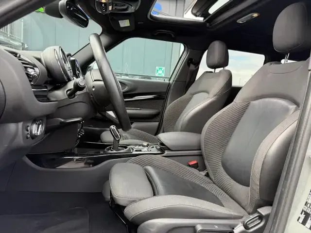 MINI Cooper Clubman