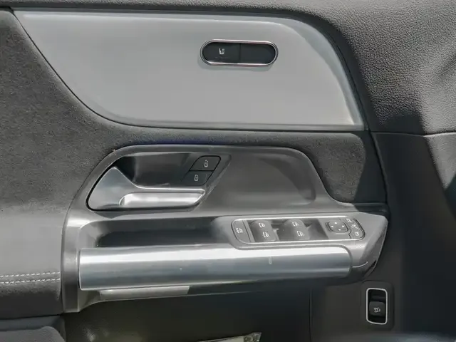 Mercedes-Benz GLA 220