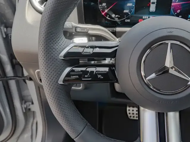 Mercedes-Benz GLA 220