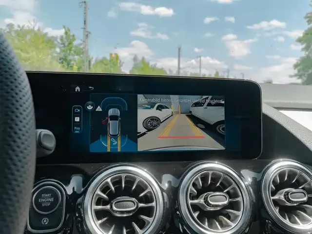 Mercedes-Benz GLA 220