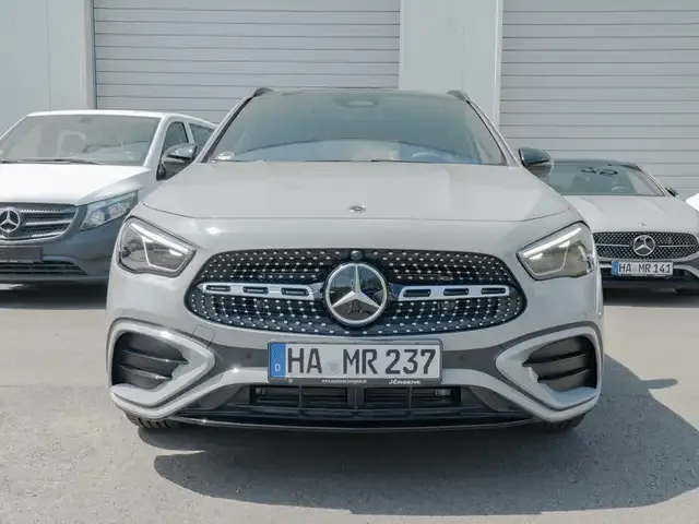 Mercedes-Benz GLA 220