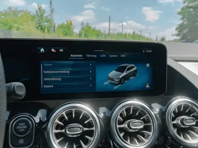 Mercedes-Benz GLA 220