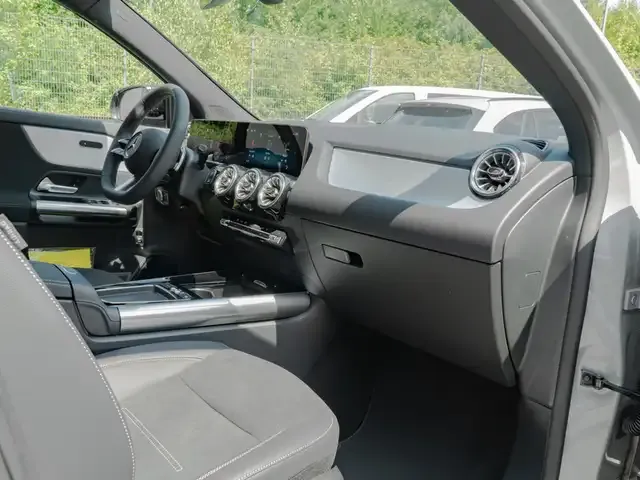 Mercedes-Benz GLA 220